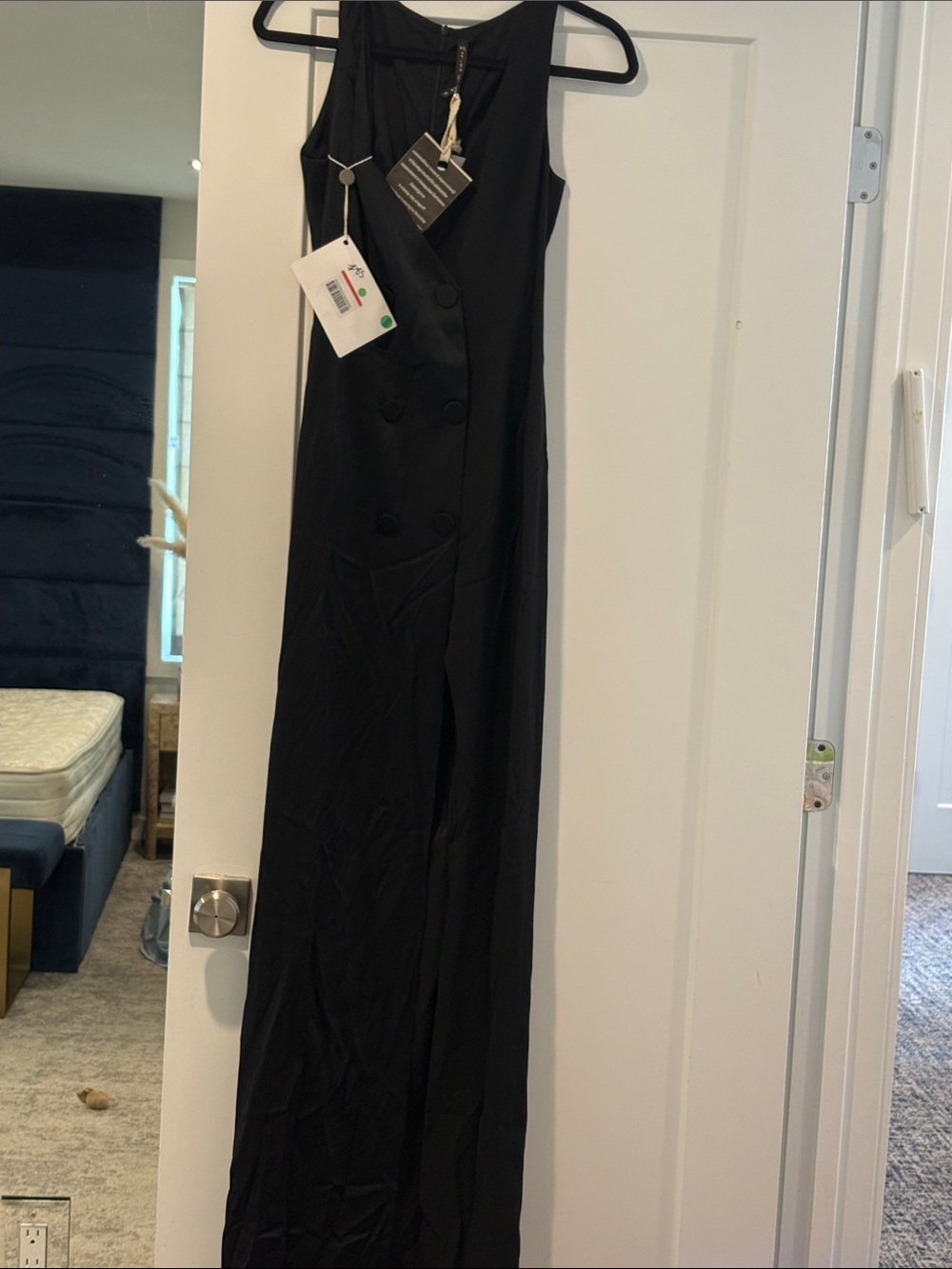 Sleeveless Black Maxi Dress with Double-Breasted Detail